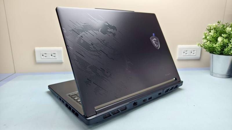 MSI Raider 16 HX B2WI-025TW 背部設計