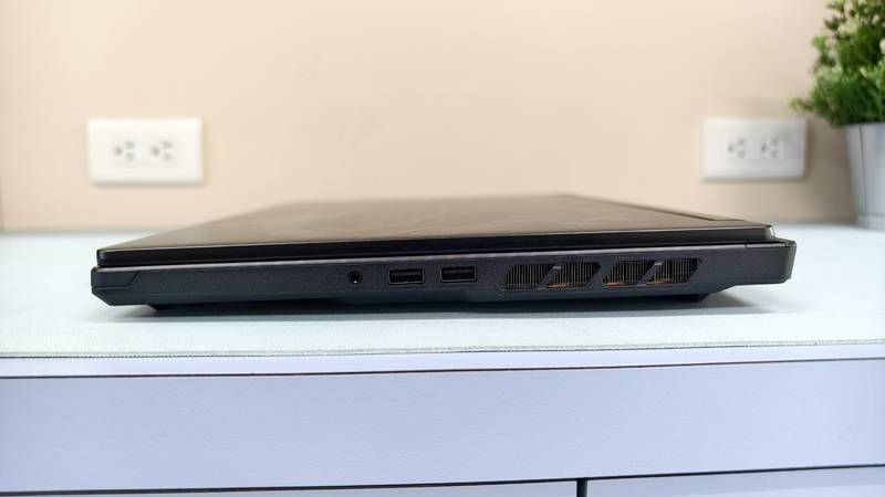 MSI Raider 16 HX B2WI-025TW USB Type-A 與耳機孔