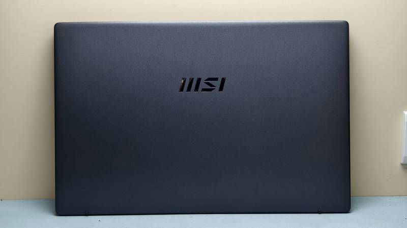 MSI Modern 15 F1MXG-1041TW鉑金灰上蓋
