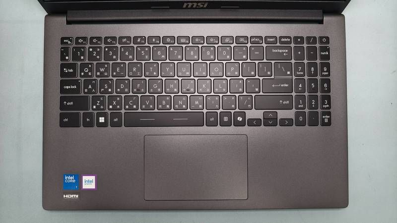 MSI Modern 15全尺寸鍵盤與數字鍵