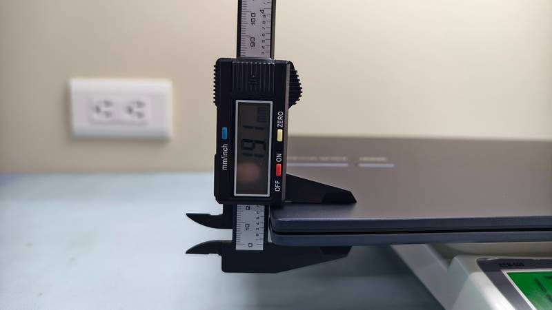 ASUS Vivobook 15 機身厚度實測
